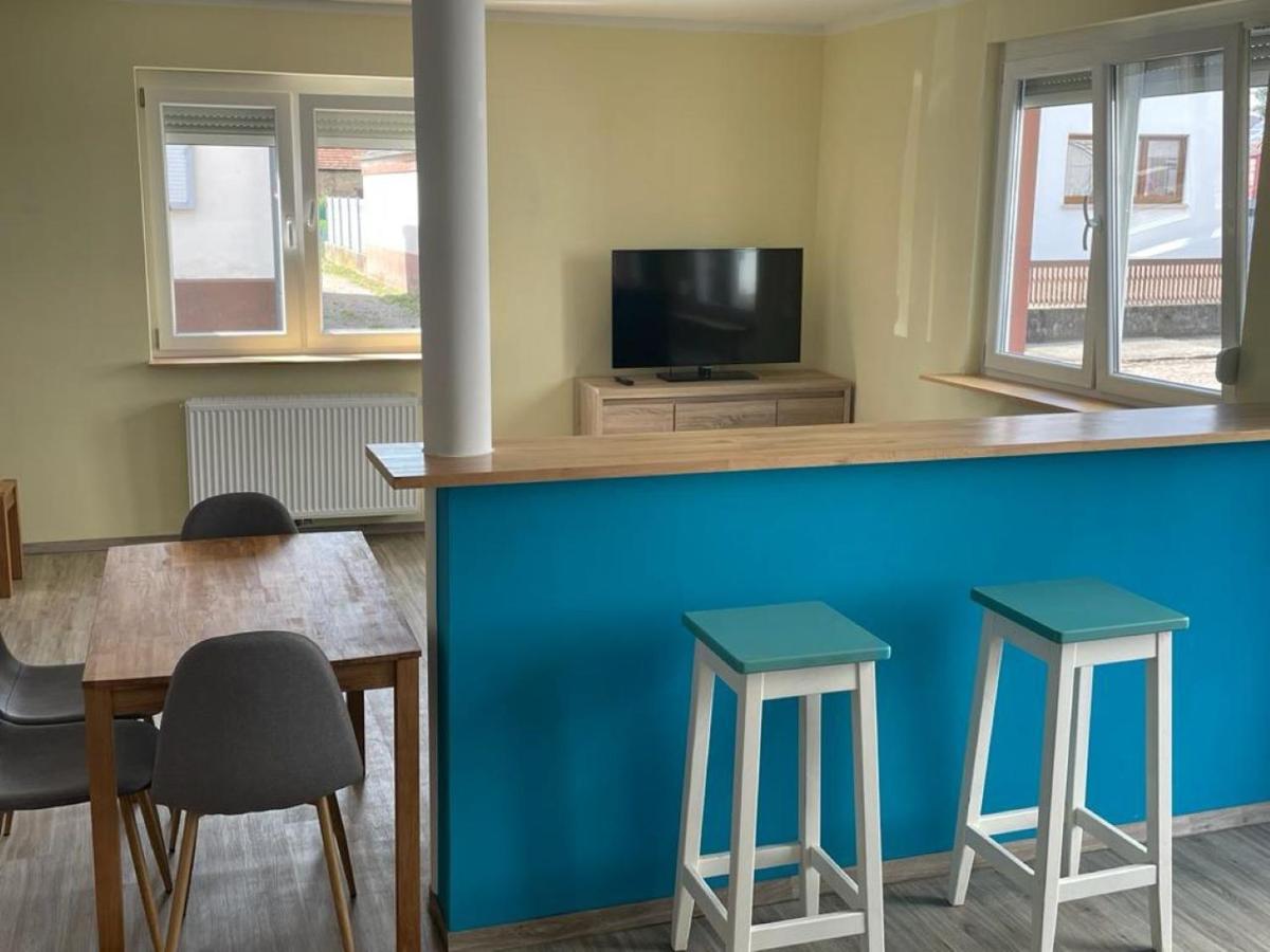 Апартаменты Haus Gerda Нойштадт-ан-дер-Вайнштрасе Экстерьер фото